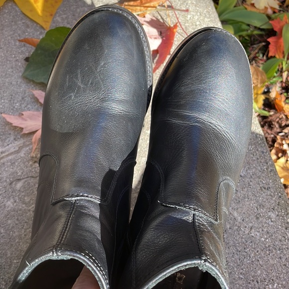 Roots Italian Leather Boots - Picture 4 of 7